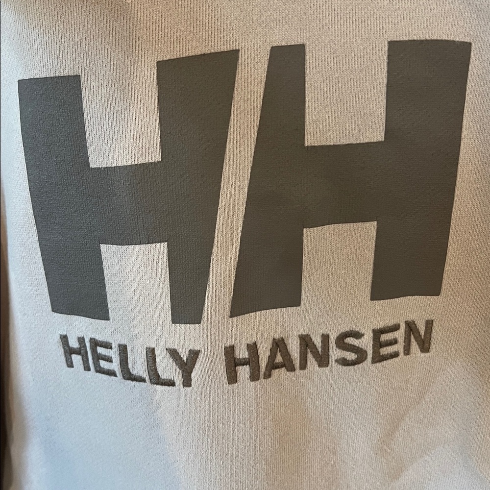 Helly Hansen Soft Purple Hoodie with Logo
EUC. Size ladies S - Picture 2 of 4